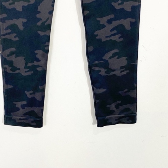 SPANX Look At Me Now Seamless Camo Leggings NEW - Picture 9 of 12